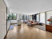 Prestigious St Kilda Road Living in a Prime Melbourne...