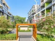 PRESTIGIOUS WATERFRONT LIVING WITH DUAL BALCONIES