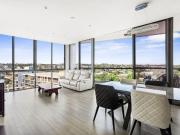 Prestigious Waterside Estate