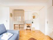 Pretty and neat apartment Trocadero, Paris Amsterdam...
