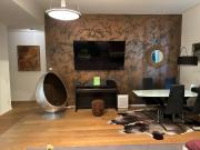 Pretty, awesome suite in quiet street with Fitnessstudio