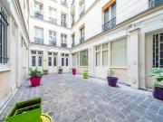 Pretty flat in quiet street Paris Gare de l'Est