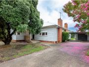 PRETTY & PRACTICAL NORTH ALBURY