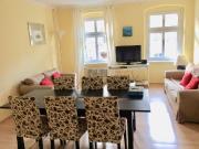 Pretty third floor three bedroomed apartment with lift...