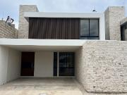 Preventa al norte de Mérida, con recámara en planta baja