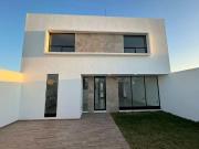 PREVENTA CASA CON ROOF GARDEN COLINAS DEL SOL MORELIA...