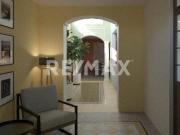 Venta Casa remodelada de un piso a unas calles de La...