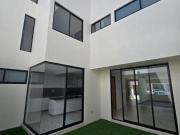 PREVENTA de hermosa casa Arboledas de San Javier,...