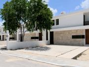 PREVENTA DE MODERNA CASA AMPLIA UBICADA EN DZITYÁ CON 3...