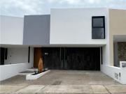 Casa en Venta Lomalta, Tres Marías. Vive en una de las...