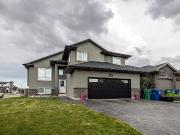 price Reduced* 211 Sauer Cres 4bed/3bath/1459sqft/mod...