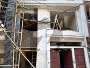 Prime 120 Yards Bungalow On 40 Feet Wide Road For Sale