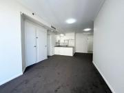 PRIME 2 BEDROOMS APARTMENT MOMENTS FROM DARLING SQUARE...