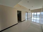 Prime 2BR Suite with Stunning City Views at Salcedo...