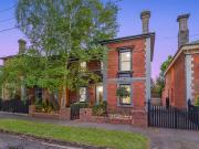 Prime Central Locale Close to hospitals, CBD, cafes &...