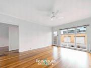 Prime central Mornington Location!