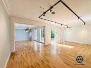 Prime Coastal Townhouse | Walk to Schools, Shops &...