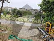 Prime Corner Park Facing Plot for Sale 6.3 Marla