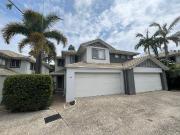 Prime Gold Coast Townhouse Comfortable & Convenient Location