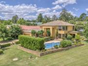 Prime Golf Course Frontage Unrivalled Views and Lifestyle