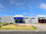 PRIME INDUSTRIAL WAREHOUE WITH EXCEPTIONAL MAIN ROAD...