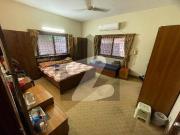 Prime Location 300 Square Yards House In Karachi Is...
