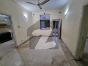 Prime location 3 bed flat available for rent g 8