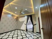 Prime Location 5 Marla Spacious House Available In Citi...