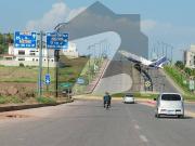 Prime Location 8marla with 2.5marla Extra Land Boulevard...