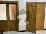 Prime location lush condition kanal house avail for rent...