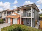 PRIME LOCATION OVERLOOKING PEACEFUL PARKLAND