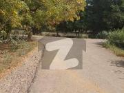 Prime location park facing 400 square yard plot for sale...