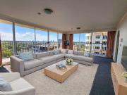 Prime Location, Stunning Views: Your Dream Apartment...