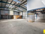 Prime Mixed Use Industrial Property in Armidale's Heart