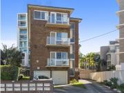 Prime Position One Bedroom Unit Close to Beach and Transport