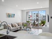 Prime Schofields Apartment Walk to Shops, Schools &...