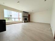 Primer piso, con muebles empotrados, amplia terraza