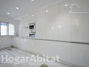 ¡PRIMERA LÍNEA DE PLAYA! REFORMADO EN RESIDENCIAL CON...