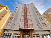 PRIMERA LÍNEA EN TORREVIEJA CON ENORME TERRAZA