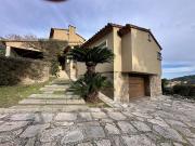 Primera residencia junto a un pueblo medieval y a pocos...