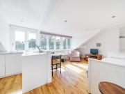Primrose Gardens, London NW3, 1 bed flat to rent, £2,300...