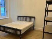 Prince of Wales Drive, London, SW11 4BH, United Kingdom...