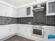 Princes Avenue, London N3, 3 bed flat to rent, £2,500...