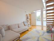Princes Court, London, SE16 2 bed flat to rent £2,450...