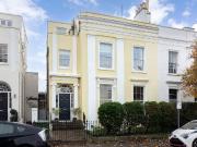Priory Street, Cheltenham GL52, 2 bed flat to rent,...