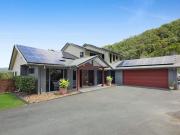 Last Weekend To Inspect! Private 8 Acre Hinterland...