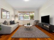 Private Art Deco Apartment with Timeless Charm