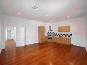 Private Entry Spacious 2 Bedroom Unit – Prime Location