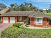 Private Family Retreat On Large Block