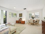 Private Garden Apartment in 'The Trees'